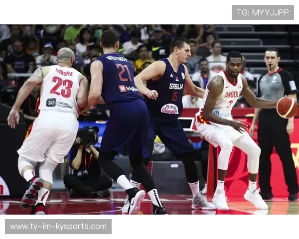 利用空档成功进球，球队实力尽显一览无余，足球空挡的概念